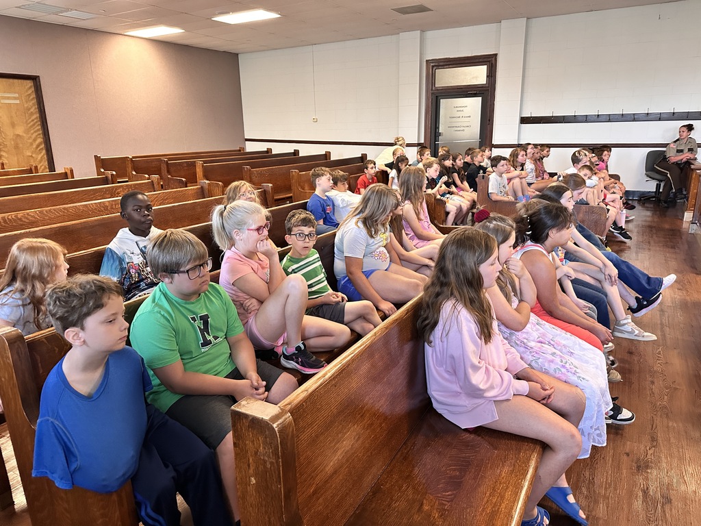 Kids in courthouse