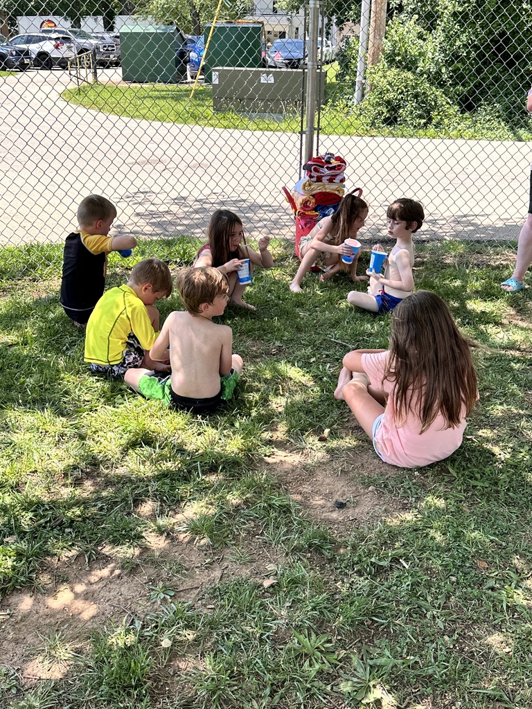Kids eating snow cones