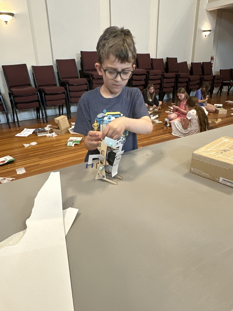 Kids building a robot