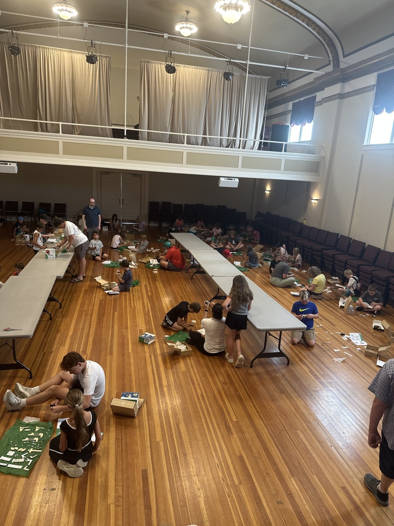 Kids building a robot