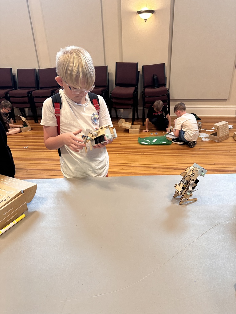 Kids building a robot