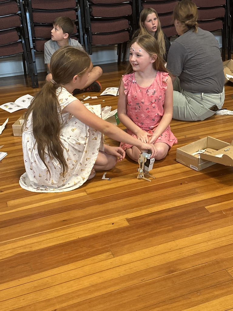 Kids building a robot