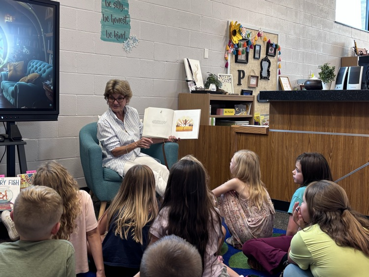 reading to students