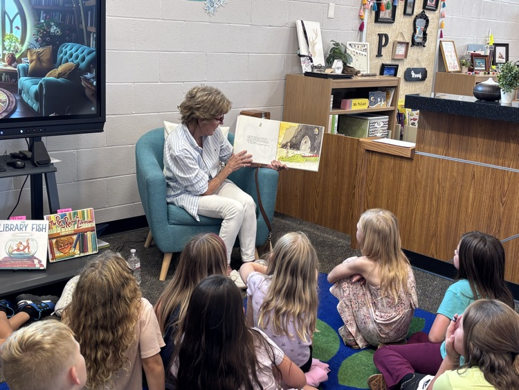 reading to students