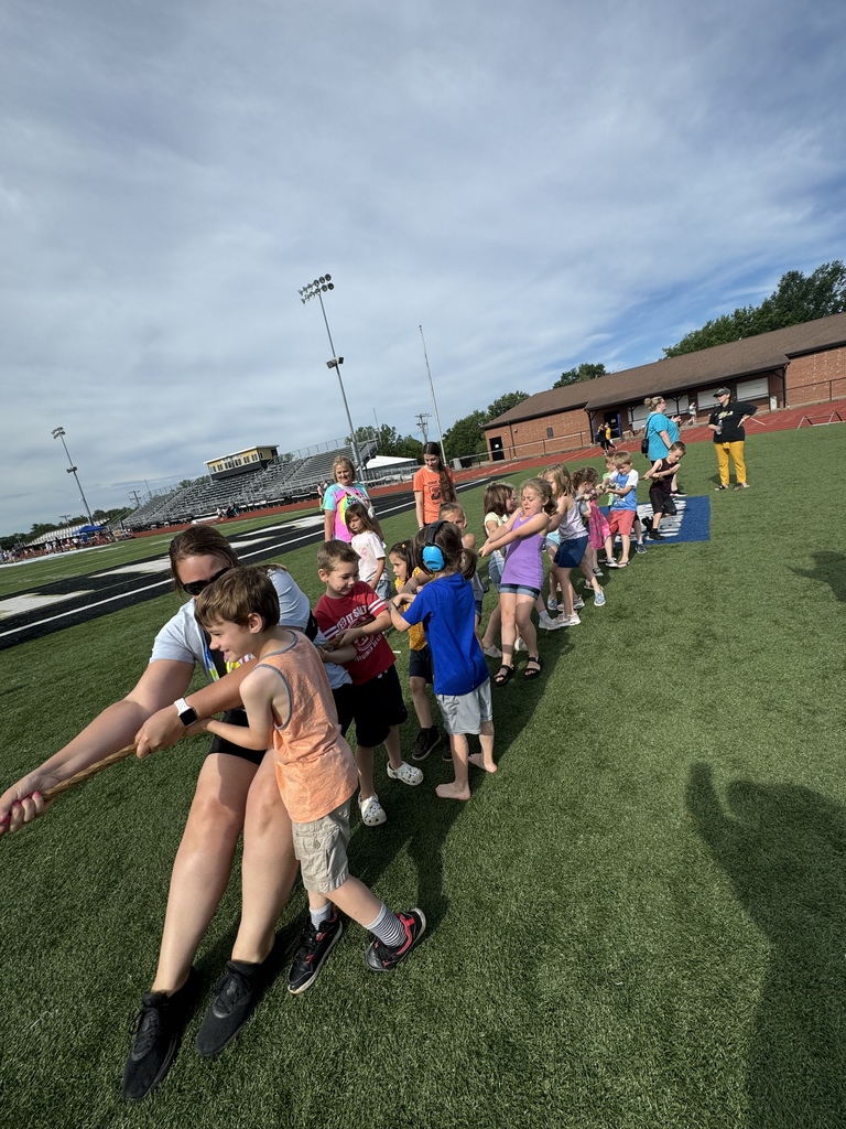 students playing tug of war