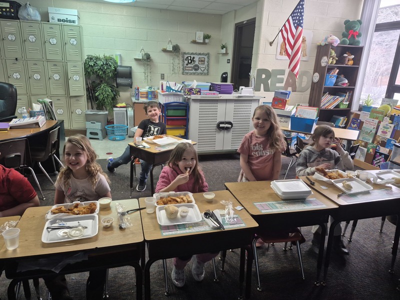 Smiling Faces for Texas Roadhouse  Lunch 