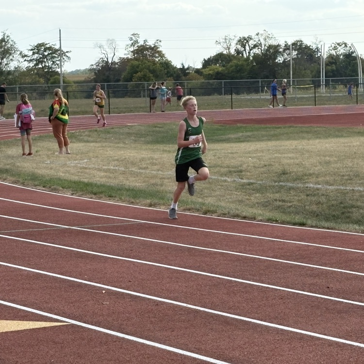 Blake Haskel running towards the finish line 