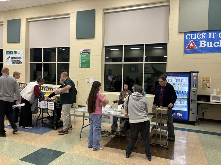Students leaving about solar power