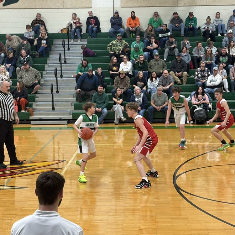 Rockets move the ball on offense 