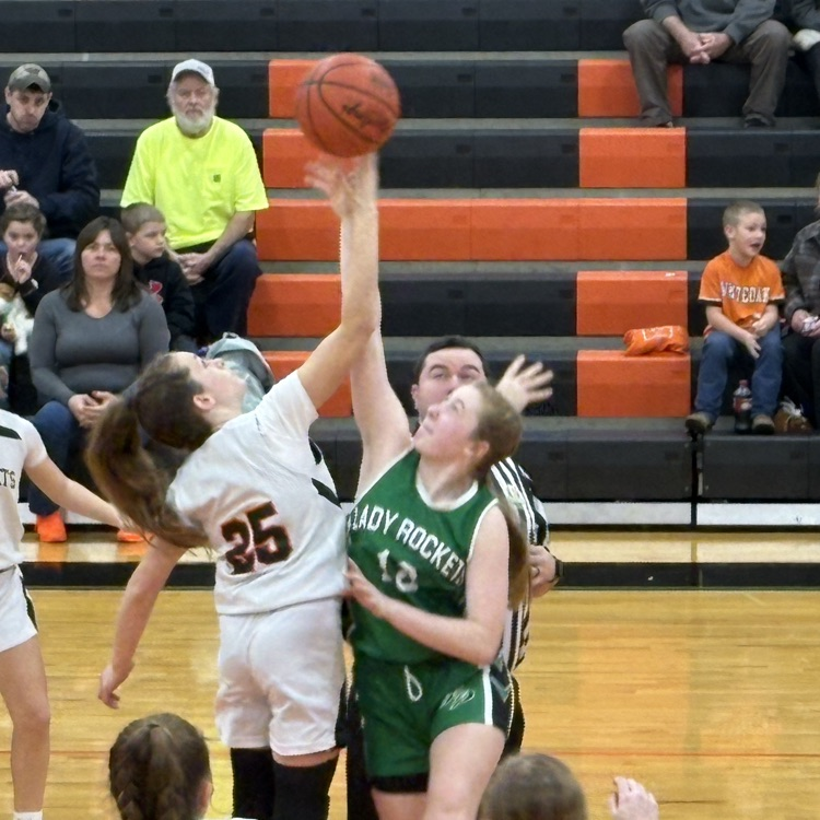 Rockets tip the ball