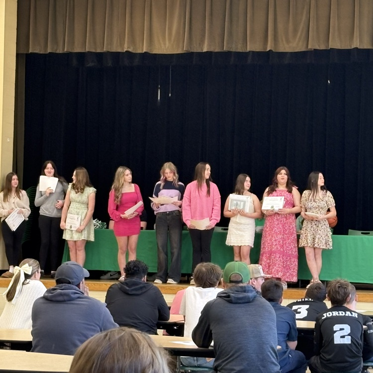 7th/8th grade cheerleaders