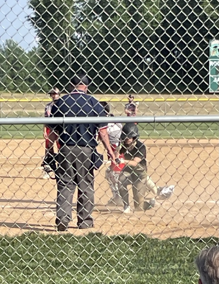 Lilly Carlier steals home. 