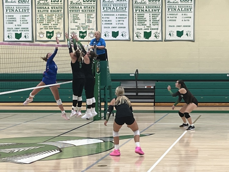 varsity Lady Rockets versus Williamsburg