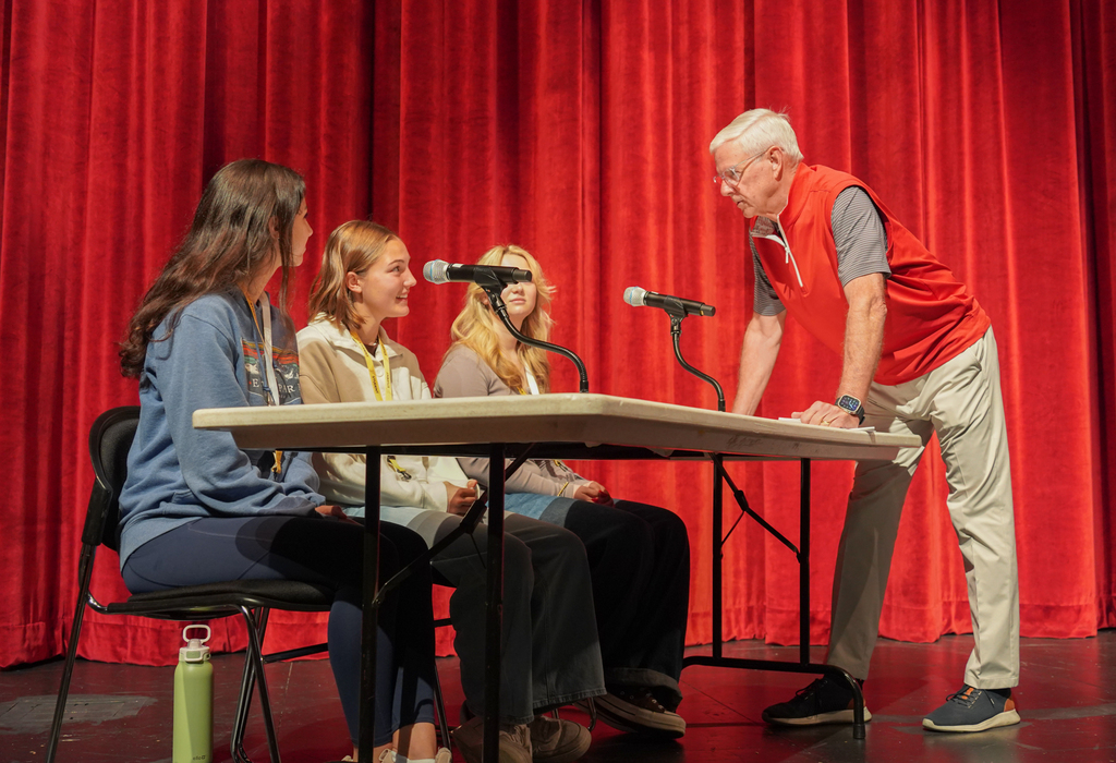 Fayetteville High School welcomed U.S. Representative Steve Womack and Sang Yi, Acting Administrator of the U.S. Maritime Administration, to speak with students about leadership, service, and staying true to your values. 