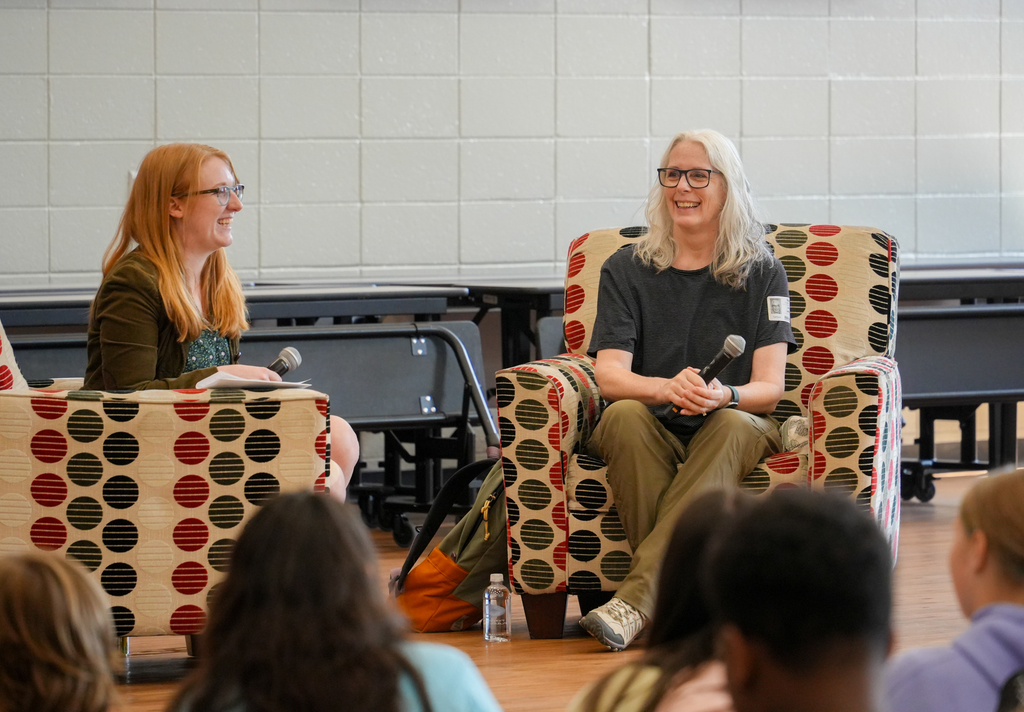 Fayetteville Public Schools was thrilled to welcome award-winning author Laurie Halse Anderson as part of the Blair Lecture Series, made possible through our annual partnership with the Fayetteville Public Library and the Fayetteville Public Education Foundation. Students from both our junior high and high schools were inspired by the New York Times best-selling author and her impactful stories. 💜