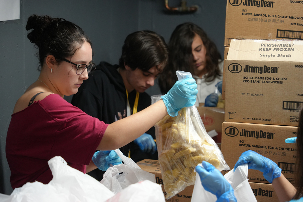 FHS Serves Community Service Day for 9th & 11th grade students at FHS. Student volunteer at different organizations around the district.