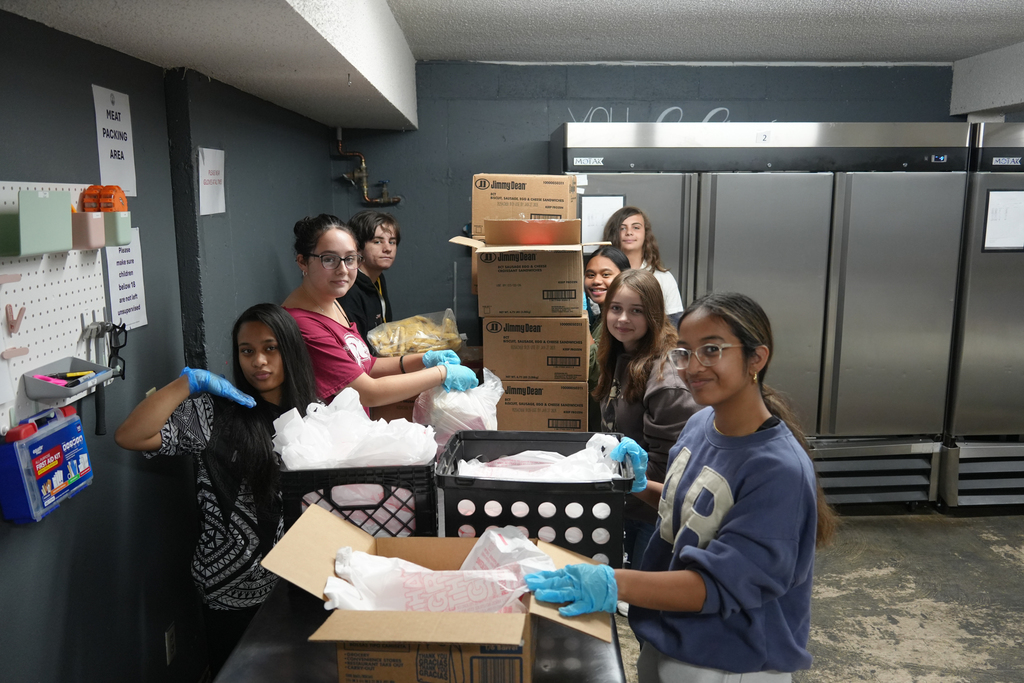 FHS Serves Community Service Day for 9th & 11th grade students at FHS. Student volunteer at different organizations around the district.