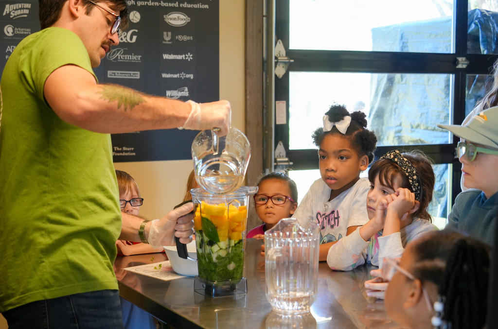 Washington Elementary first graders had a wonderful day at Apple Seeds farm!