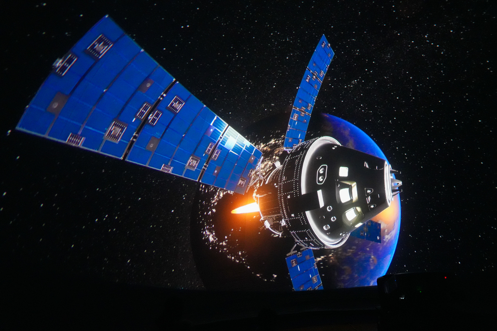 The Arkansas SkyDome Planetarium brought the wonders of space to Holt Middle School 5th graders! Inside the giant inflatable dome, students explored the Moon’s surface, identified constellations, and discovered fascinating facts about planets, stars, and galaxies. The immersive experience sparked curiosity and excitement about astronomy and science. 💜 #fpsteachloveinspire