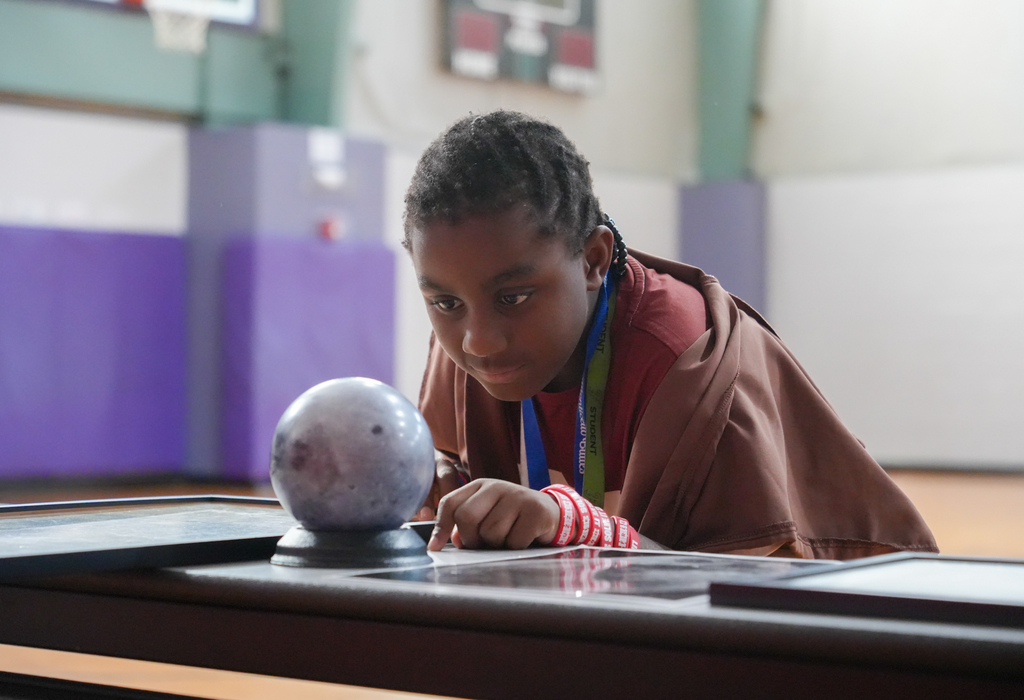 The Arkansas SkyDome Planetarium brought the wonders of space to Holt Middle School 5th graders! Inside the giant inflatable dome, students explored the Moon’s surface, identified constellations, and discovered fascinating facts about planets, stars, and galaxies. The immersive experience sparked curiosity and excitement about astronomy and science. 💜 #fpsteachloveinspire