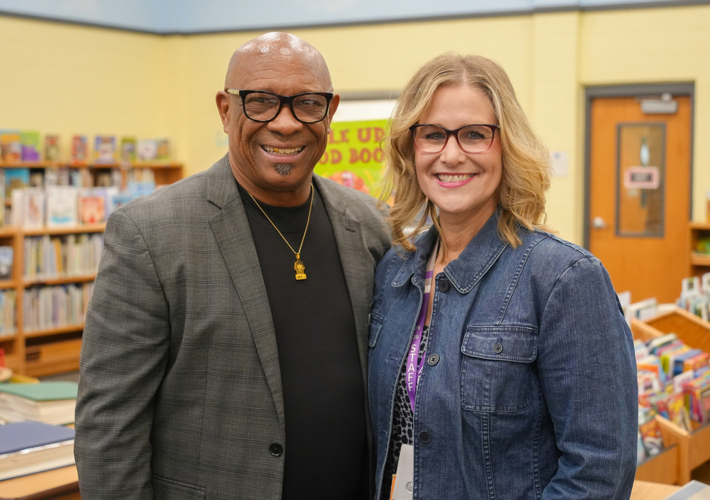 This year, Vandergriff Elementary celebrated 30 years of learning, community, and Grizzly pride with a special event honoring this milestone! 🎉