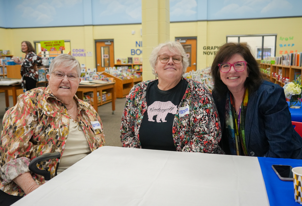 This year, Vandergriff Elementary celebrated 30 years of learning, community, and Grizzly pride with a special event honoring this milestone! 🎉