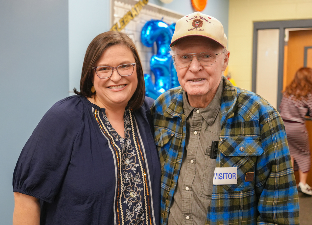 This year, Vandergriff Elementary celebrated 30 years of learning, community, and Grizzly pride with a special event honoring this milestone! 🎉