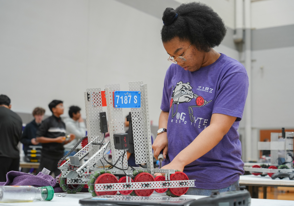 Fayetteville High School robotics team, DogByte, recently hosted one of the first robotics competitions of the season in Arkansas!