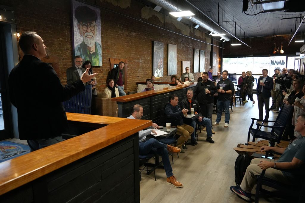 We had a nice crowd at Java with John this morning at Jammin Java on the Fayetteville Square. Thank you to everyone who joined us and thank you to the Chamber Fayetteville for your sponsorship! We truly appreciate everyone's time and engagement, and we hope to see you again next month! ☕ #fpsteachloveinspire