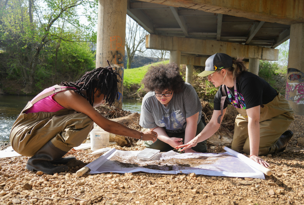 Students in Outdoor Education at ALLPS recently traveled to Clear Creek in Johnson for a hands on learning experience focused on environmental science and responsibility.