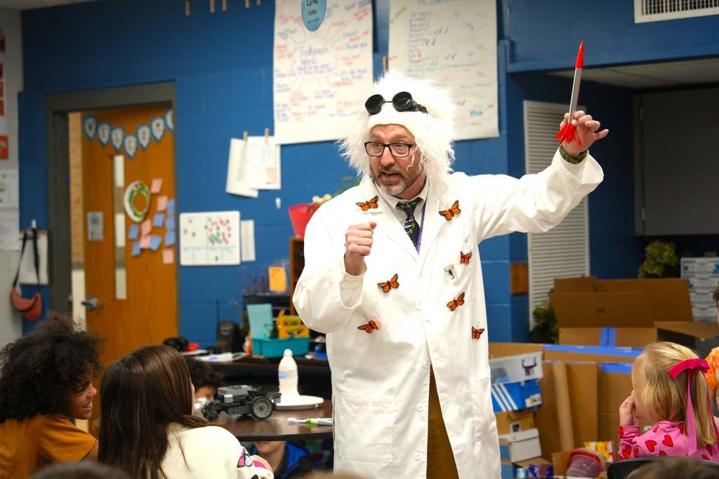 Holt Middle School principal Matt Morning and John L Colbert Middle School principal Warren Collier visited several elementary schools this morning to promote the exciting new Middle School Choice options that will be offered at those two schools next year.
