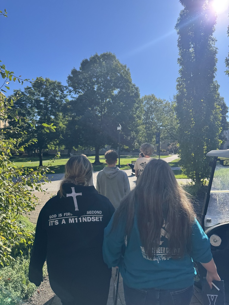 Students visiting Xavier University