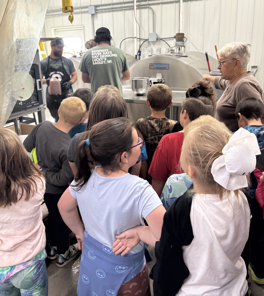 students learn about how the apple orchard works