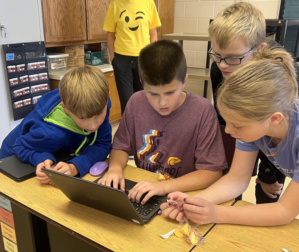 students do a typing race on the chromebook in teams