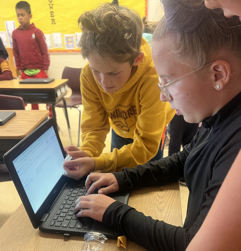 students do a typing race on the chromebook in teams