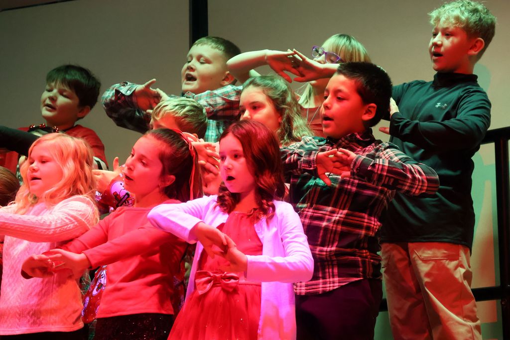 4th grade elementary students sing at their concert