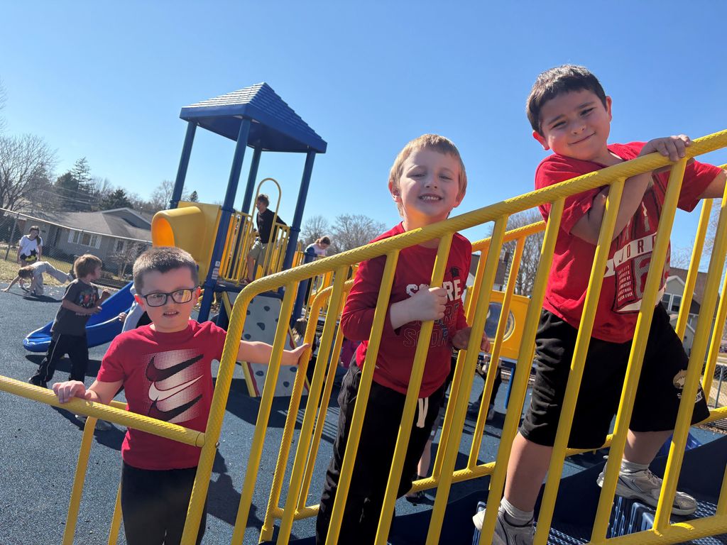 students play on the playground for extra PBIS reward recess