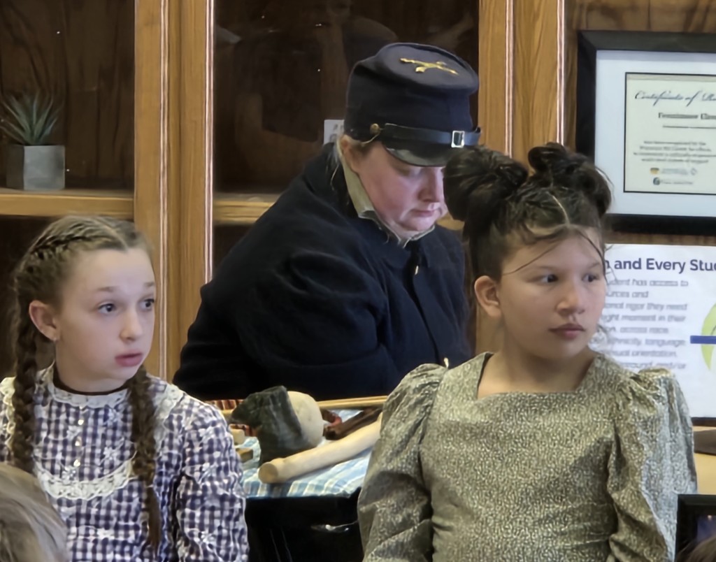 students listen to the civil war era presenters 