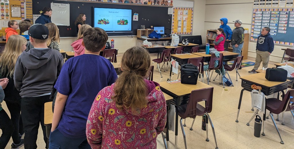 FFA students do activities with students on farm to table