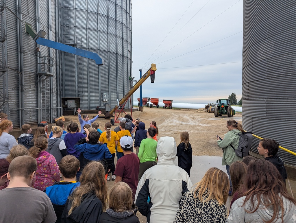 4th grade students on a field trip at Ready Ag