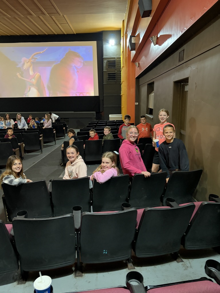 students watch zootopia as 3rd quarter reward on the big screen
