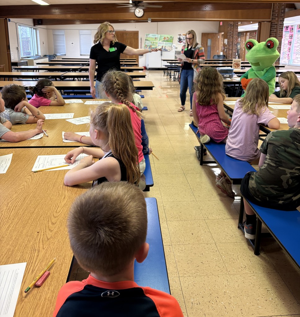 students listen to bank presentation