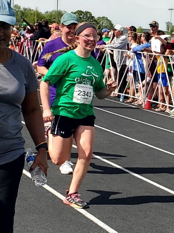 a fennimore runner runs the race