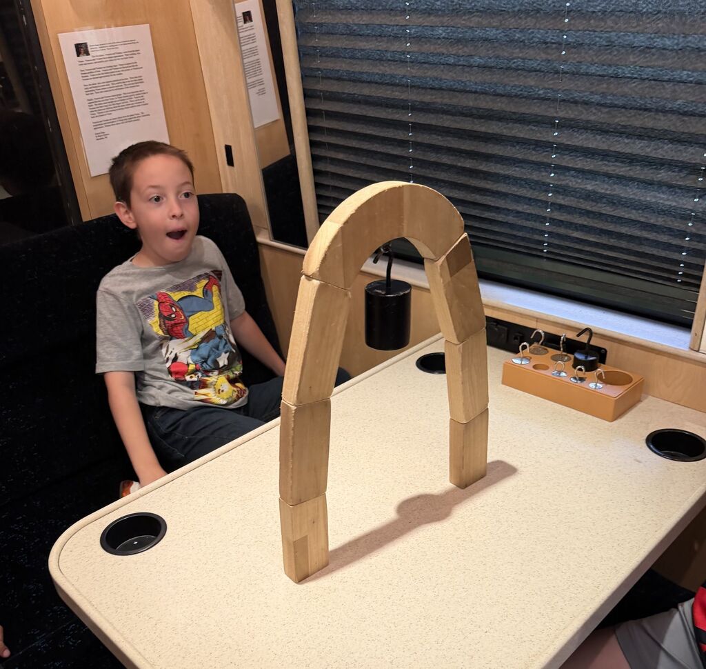 4th Grade students do STEM activities on the STEM shuttle