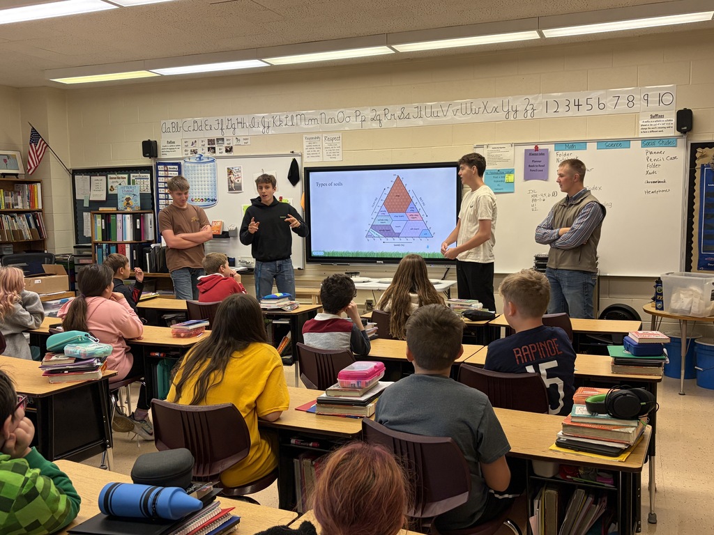 soil team members from FHS FFA talk to 5th grade science students.