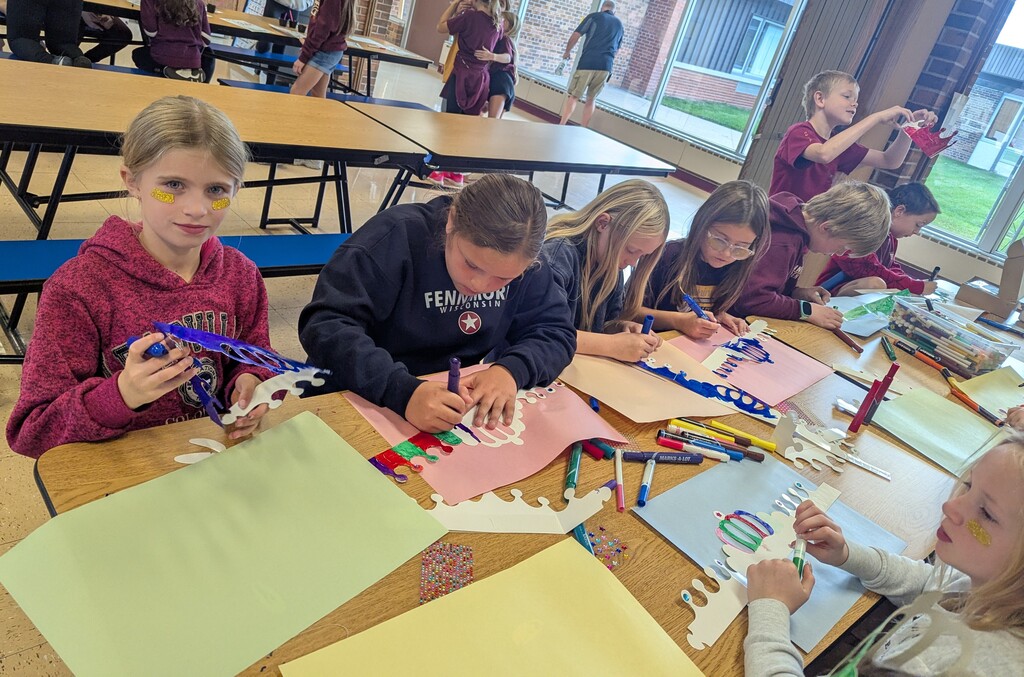 students make crowns