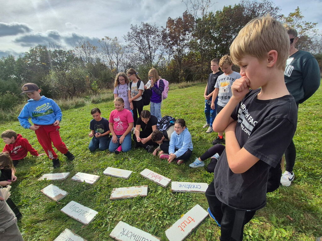 students do teambuilding activities at Bethel Horizons