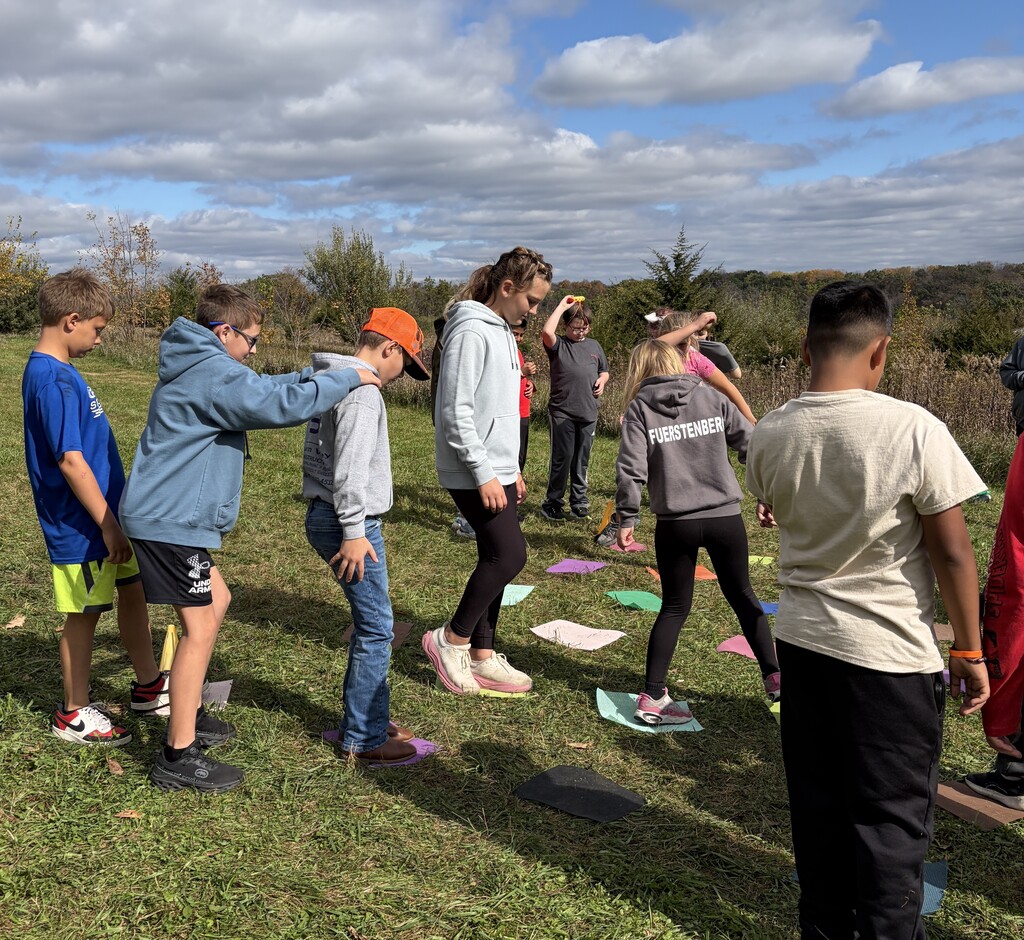 students do teambuilding activities at Bethel Horizons