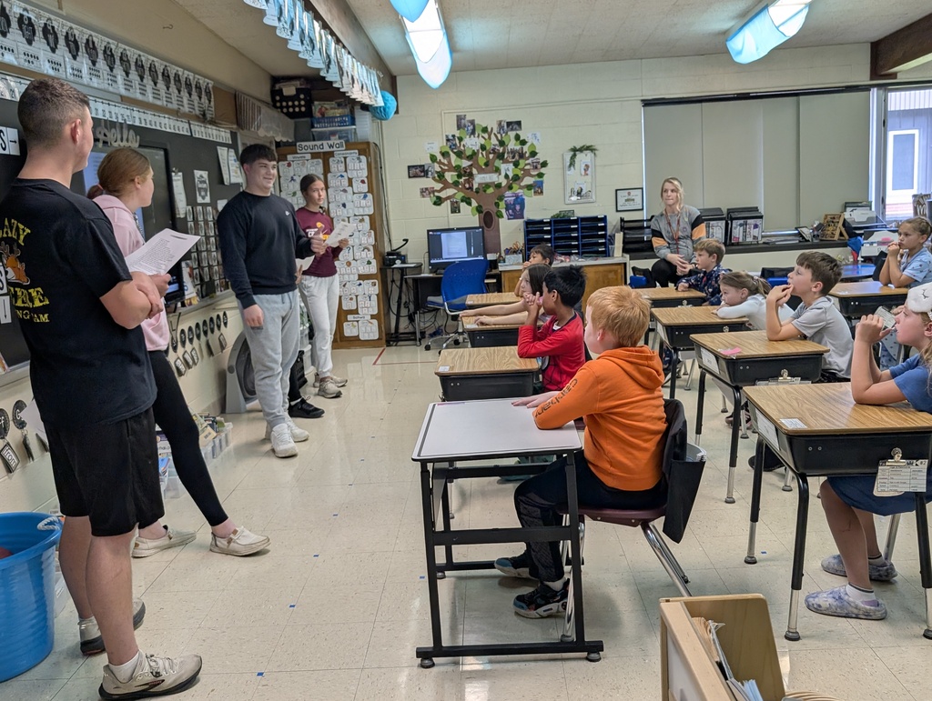 FFA students talk about Halloween Safety with 2nd graders