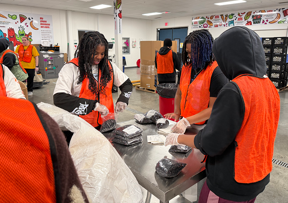 Students volunteer with Forgotten Harvest